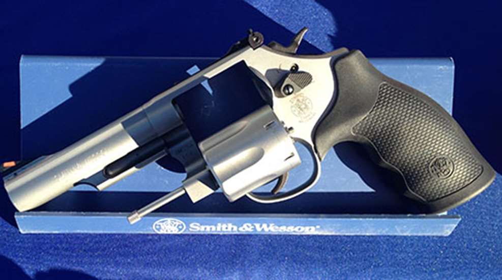 smith_wesson_model_66.jpg