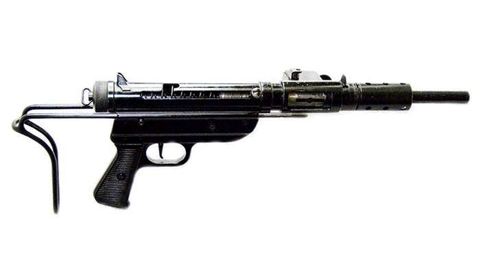 The M.I.53 submachine gun made by Imperia Arms in Liège, Belgium was little more than a modification and product improvement of the British 9mm STEN submachine gun from World War II.
