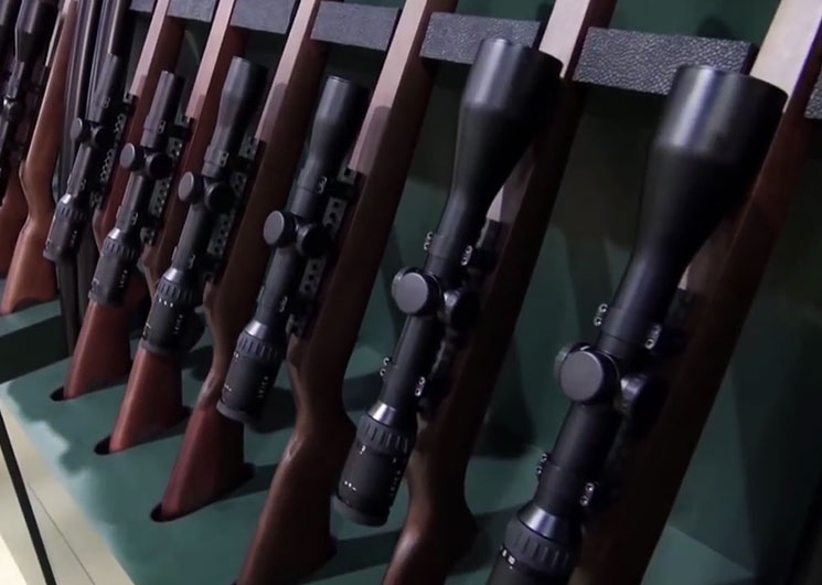 Leica ER 5 | An Official Journal Of The NRA