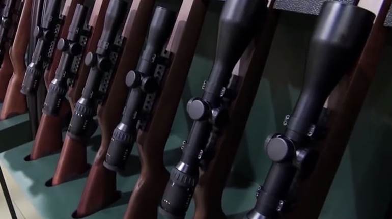 Leica ER 5 | An Official Journal Of The NRA