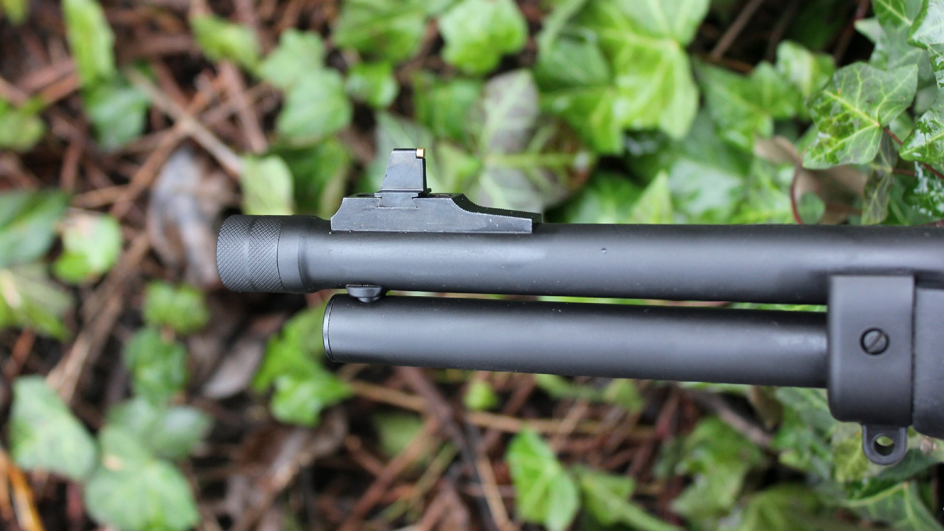 Rossi R95 Triple Black lever-action rifle barrel muzzle closeup front sight brass bead