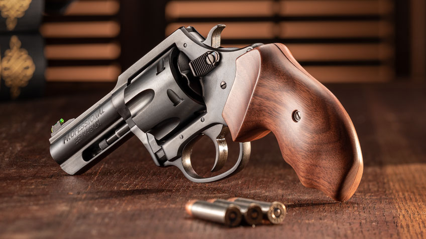 smith and wesson vs charter arms revolvers