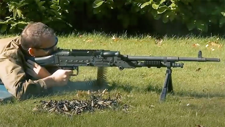 Shooting the American version of the FN MAG, the M240.