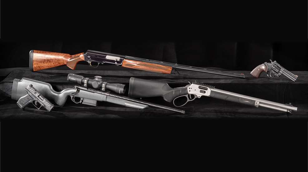 New 2024 products guns on black background shotgun revolver bolt-action rifle lever-action rifle semi-automatic pistol