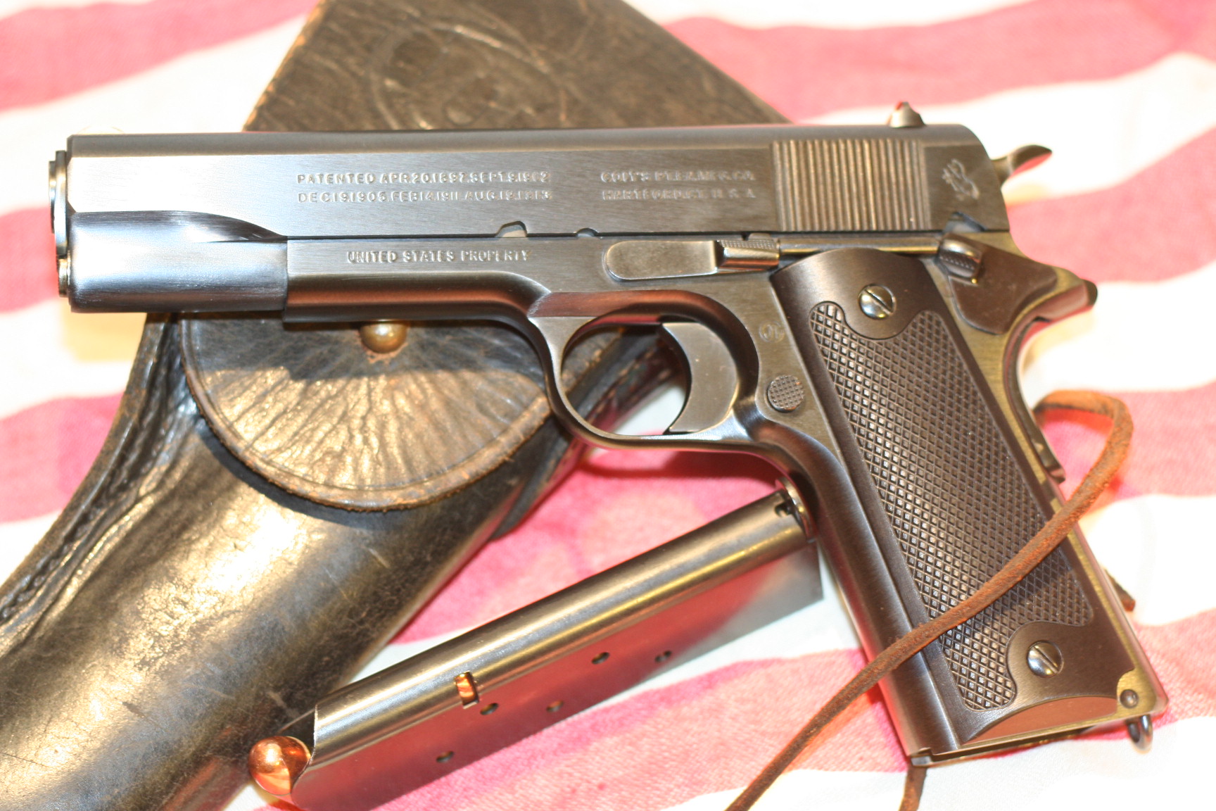 Colt 1911 WW 1Replica Carbonia