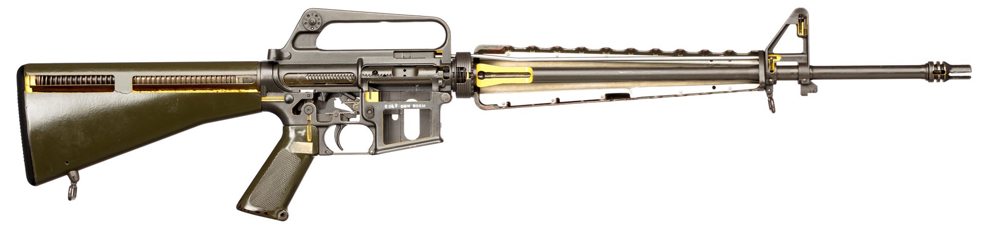 Right side view of a COLT/ArmaLite AR-15 Model 601 cutaway that reveals details of the rifle’s gas tube, the left handguard’s single heat shield, and the early Edgewater buffer. Photo courtesy of the Institute for Military Technology