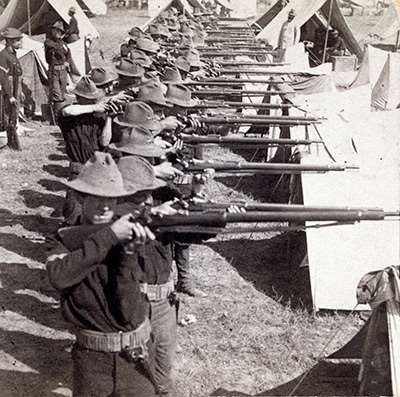 Soldiers with the 1st Kentucky Volunteer Regiment