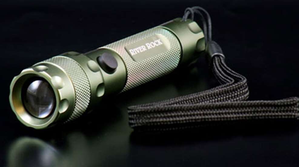 2011102895056-riverrockflashlight_f.jpg