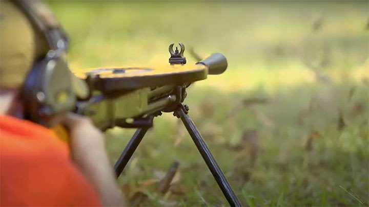 Shooting the Degtyaryov DP-28 light machine gun.