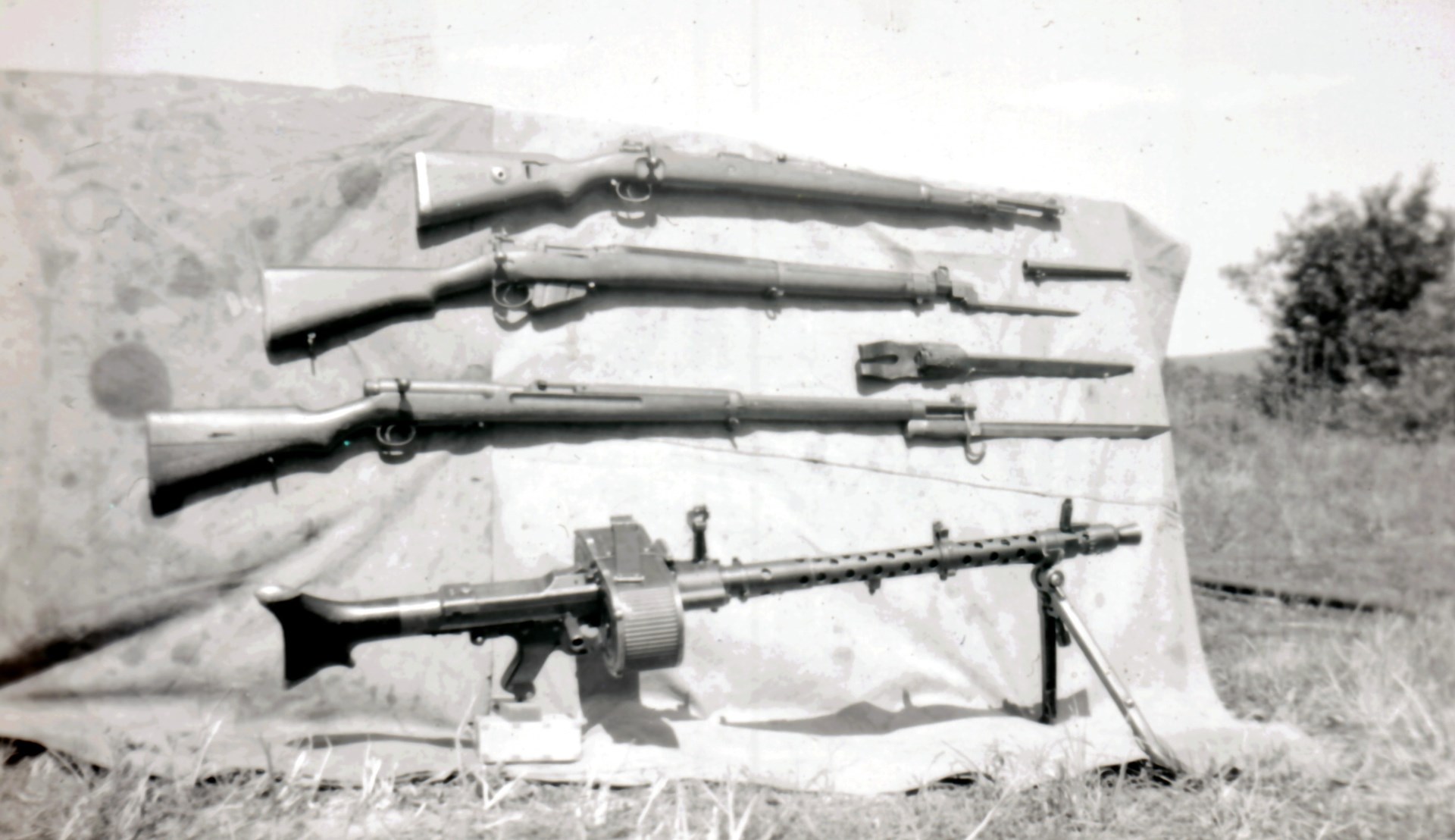 After returning from Kiska: A FSSF display including a captured Japanese Arisaka rifle, along with a German MG34 LMG and Mauser Karabiner 98k rifle, along with a Canadian Lee-Enfield No. 4 Mk I (not used by the Forcemen). Author’s collection