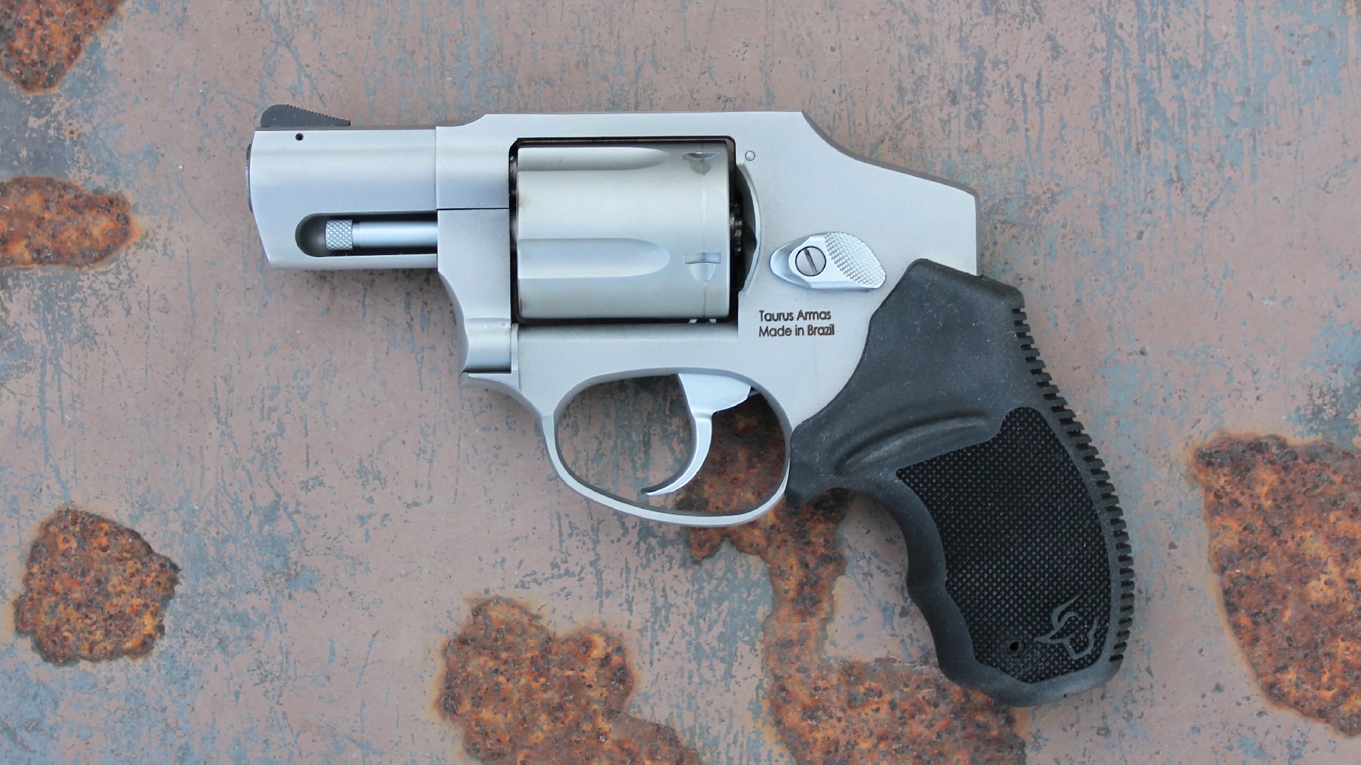 Left side of the Taurus 605 revolver.