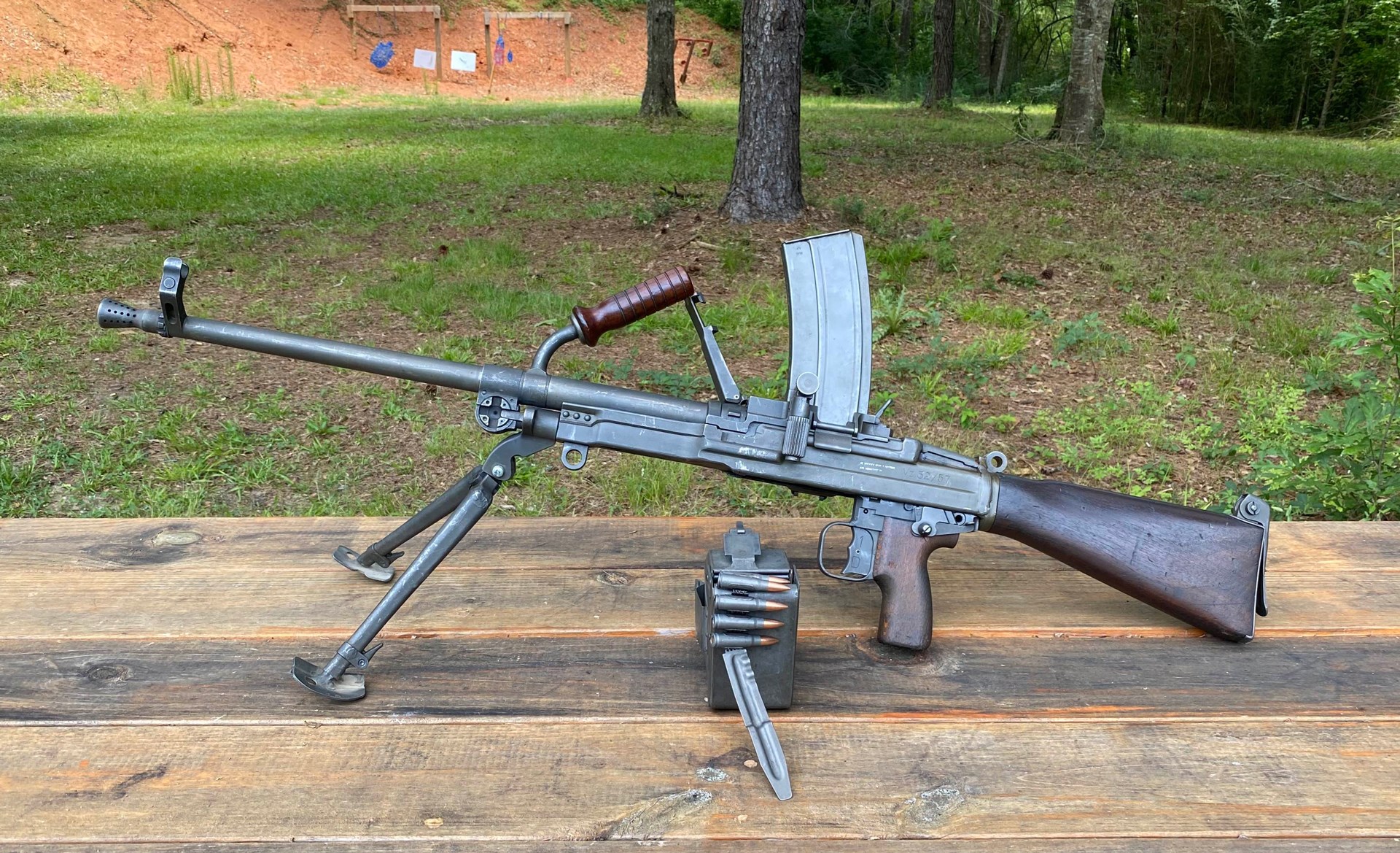 Left-side view of a Post-86 Dealer Sample vz. 52/57 light machine gun in 7.62×39 mm, and its ammunition box/belt-keeper. Image courtesy of Martin K.A. Morgan.