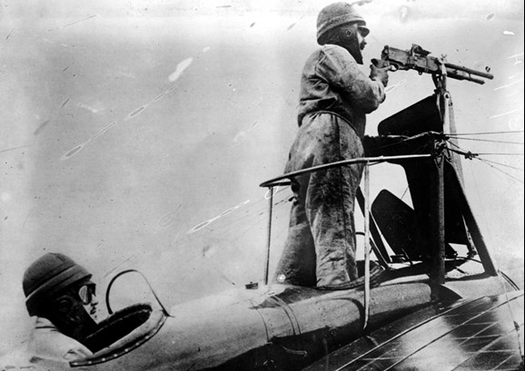 airplanes with machine guns in ww1