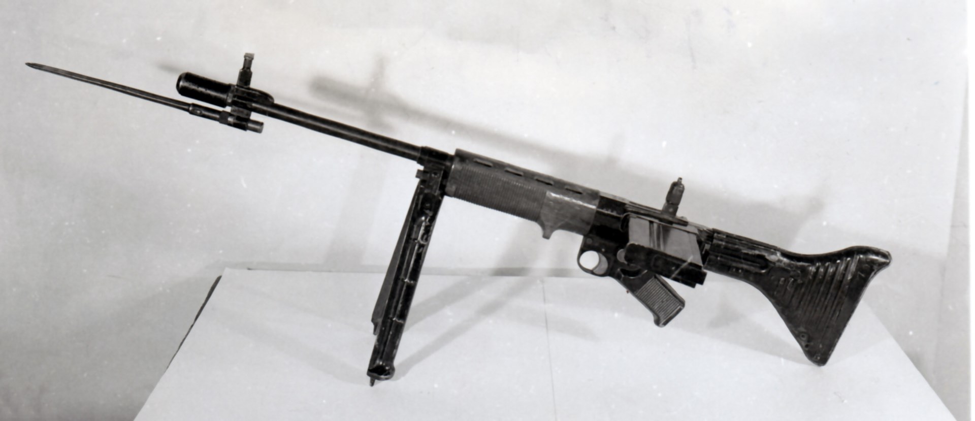 The FG42’s design allowed the user to top off an attached magazine. Author’s collection
