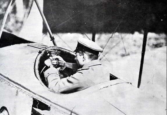 airplanes with machine guns in ww1