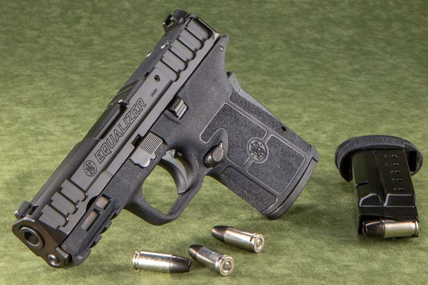 Gun Review: Smith & Wesson Equalizer