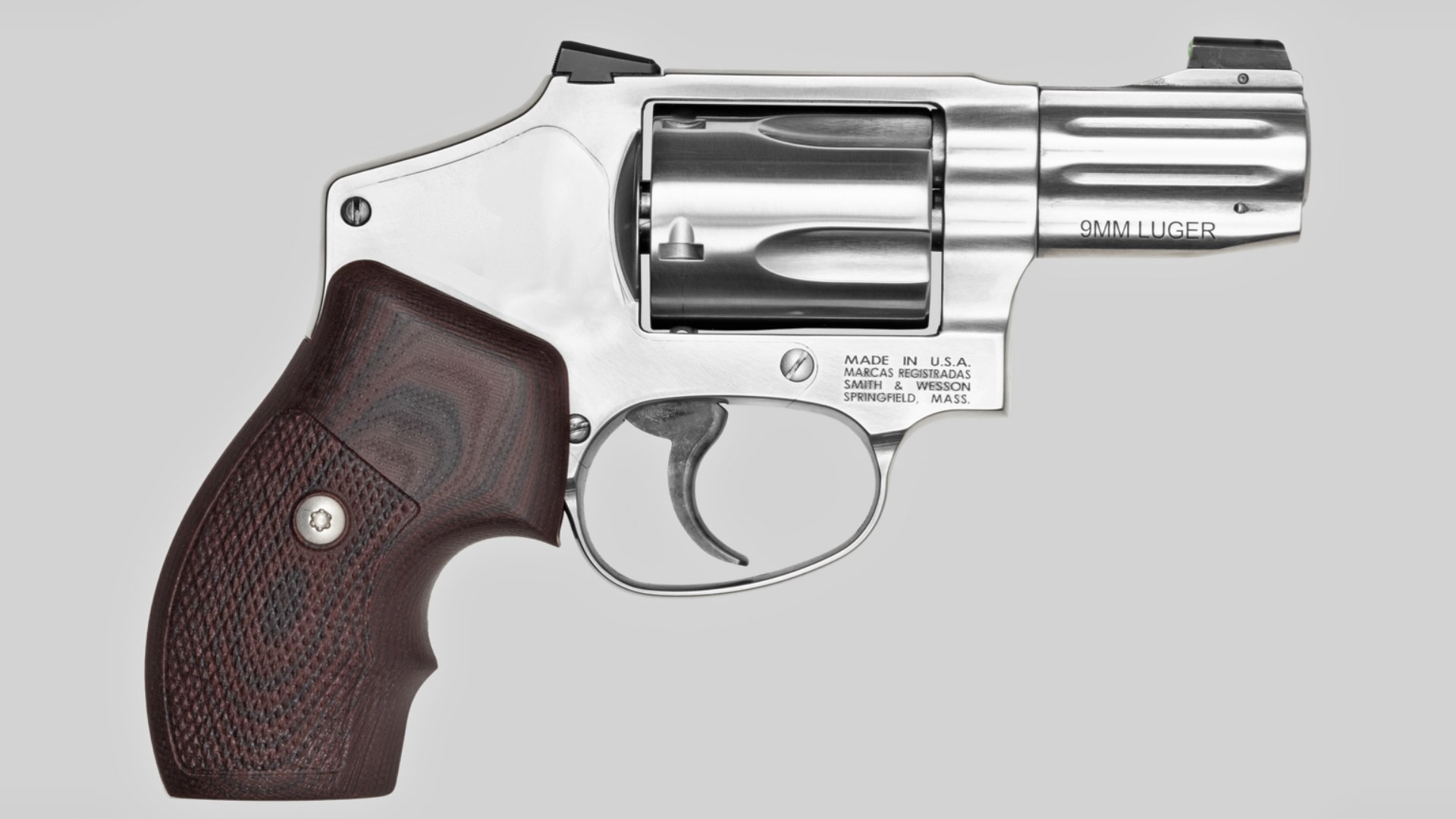 Right side of the Smith & Wesson 940 revolver.