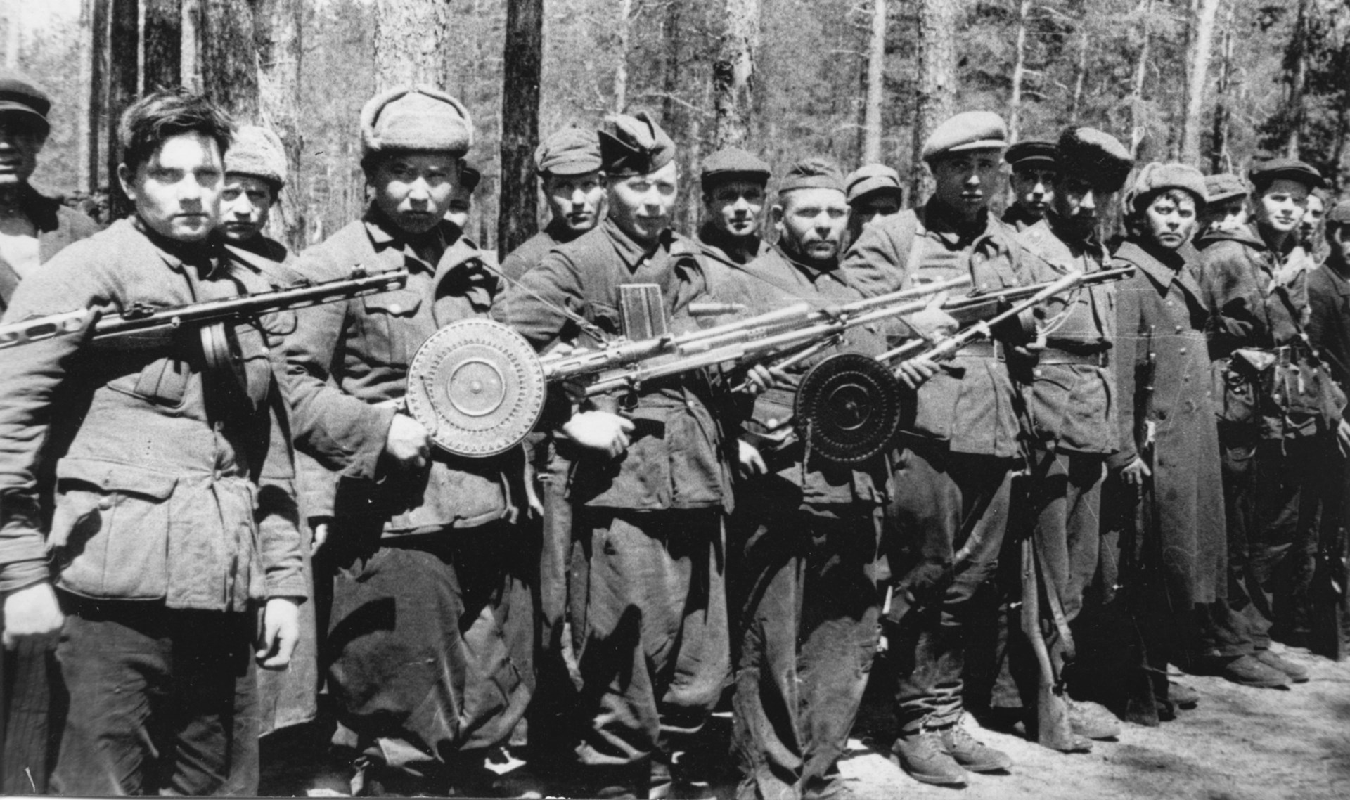 There's plenty of firepower in this guerrilla band, with DP-27 and ZB26 LMGs to support the rifles and SMGs. Author's collection