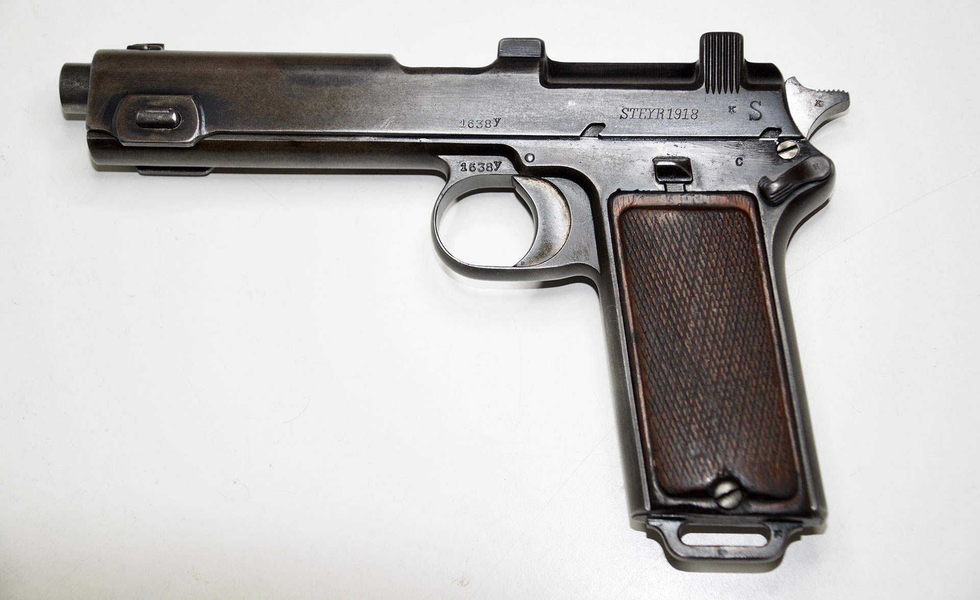 12 Rounds 2: Reloaded - Internet Movie Firearms Database - Guns in Movies, TV and Video Games