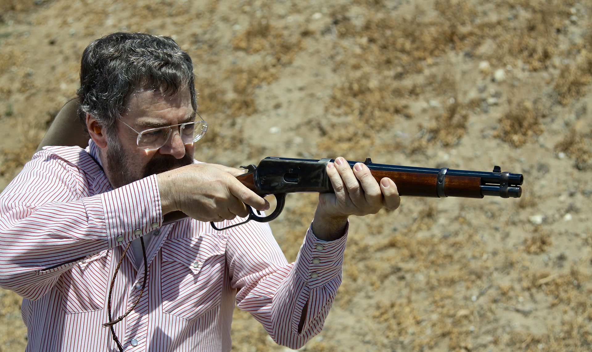 Without a full-length stock to steady the carbine, the author found aiming – even with sights – to be challenging.