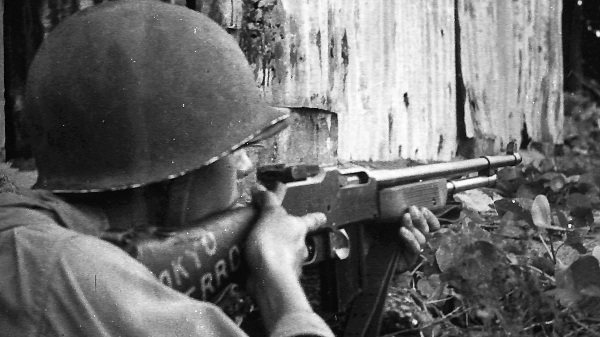 “Tokyo Terror”, a stripped-down BAR (only retaining the shoulder rest) of the 503rd Parachute Infantry on Mindoro in the Philippine Islands