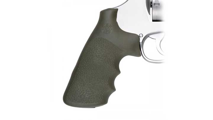 Black, pebble-textured Hogue rubber grip shown on the Smith &amp; Wesson 460XVR revolver.